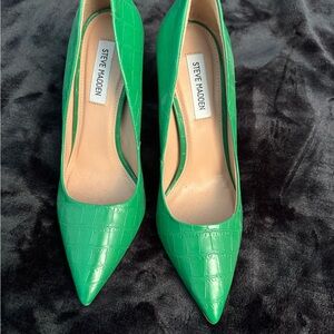 Steve Madden Vibrant Green Croc Heels
